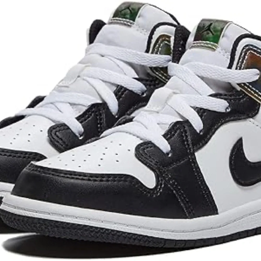AIR JORDAN 1 MID TD HEAT REACTIVE COLOR CHANGE Kids Black and White NWOT.